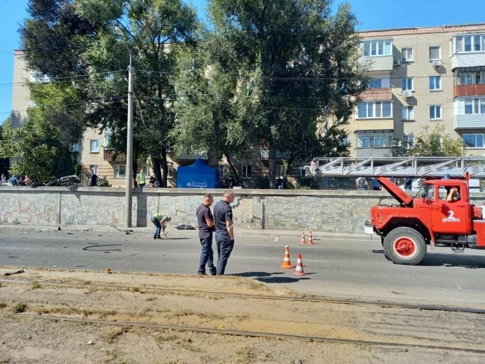 Новости Днепра про Проспект Хмельницкого до сих пор перекрыт после взрыва: образовались пробки
