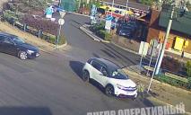 Сбил и переехал: видео момента аварии в Днепре на Старомостовой