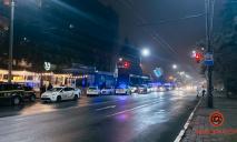 11 экипажей полиции и 4 бригады скорой: на набережной Днепра стреляли из Калашникова (ФОТО)