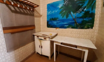 Микрокухня и туалет на этаже: как выглядит самая дешевая малосемейка на продажу в Днепре