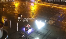 В Днепре на Европейской площади вандалы повалили ханукию: видео момента