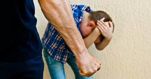 Новости Днепра про Лупил по голове: в Днепре пьяный отец избил 9-летнего сына
