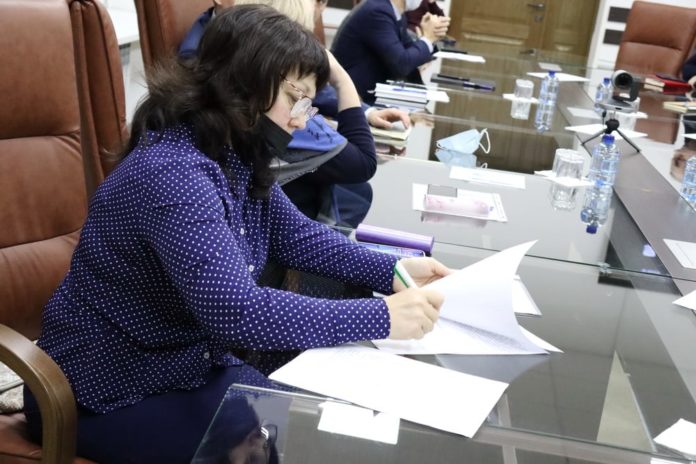 Новости Днепра про На Днепропетровщине суд оштрафовал мэра, который выписывал себе премии