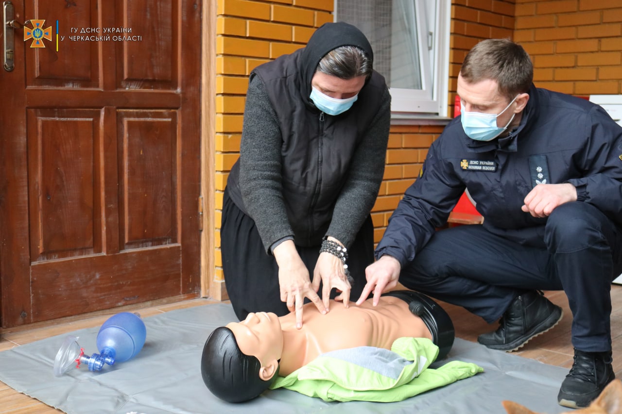 Новости Днепра про В Украине появилась первая команда пожарников-послушниц из женского монастыря
