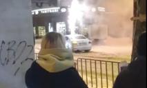 В центре Днепра водитель BMW пускал салют с крыши авто: видео момента