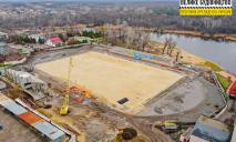 Главную спортивную арену Новомосковска обновляют впервые за полвека