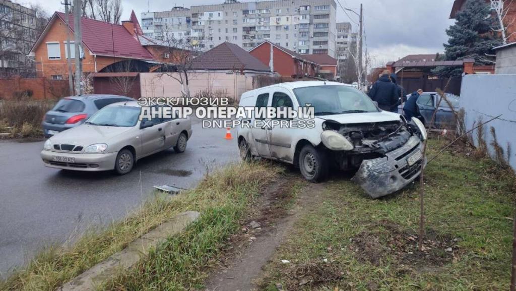Новости Днепра про В Днепре на перекрестке улиц Ковалевской и Кривоноса произошло ДТП: пострадал ребенок