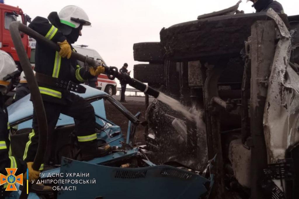 Новости Днепра про Смертельное ДТП на трассе под Днепром: столкнулись 