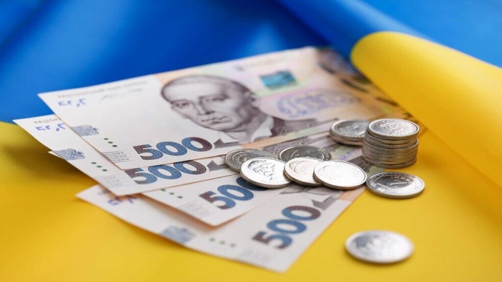 Новости Днепра про 600 долларов в месяц: в Минэкономики спрогнозировали среднюю зарплату украинцев в 2022 году