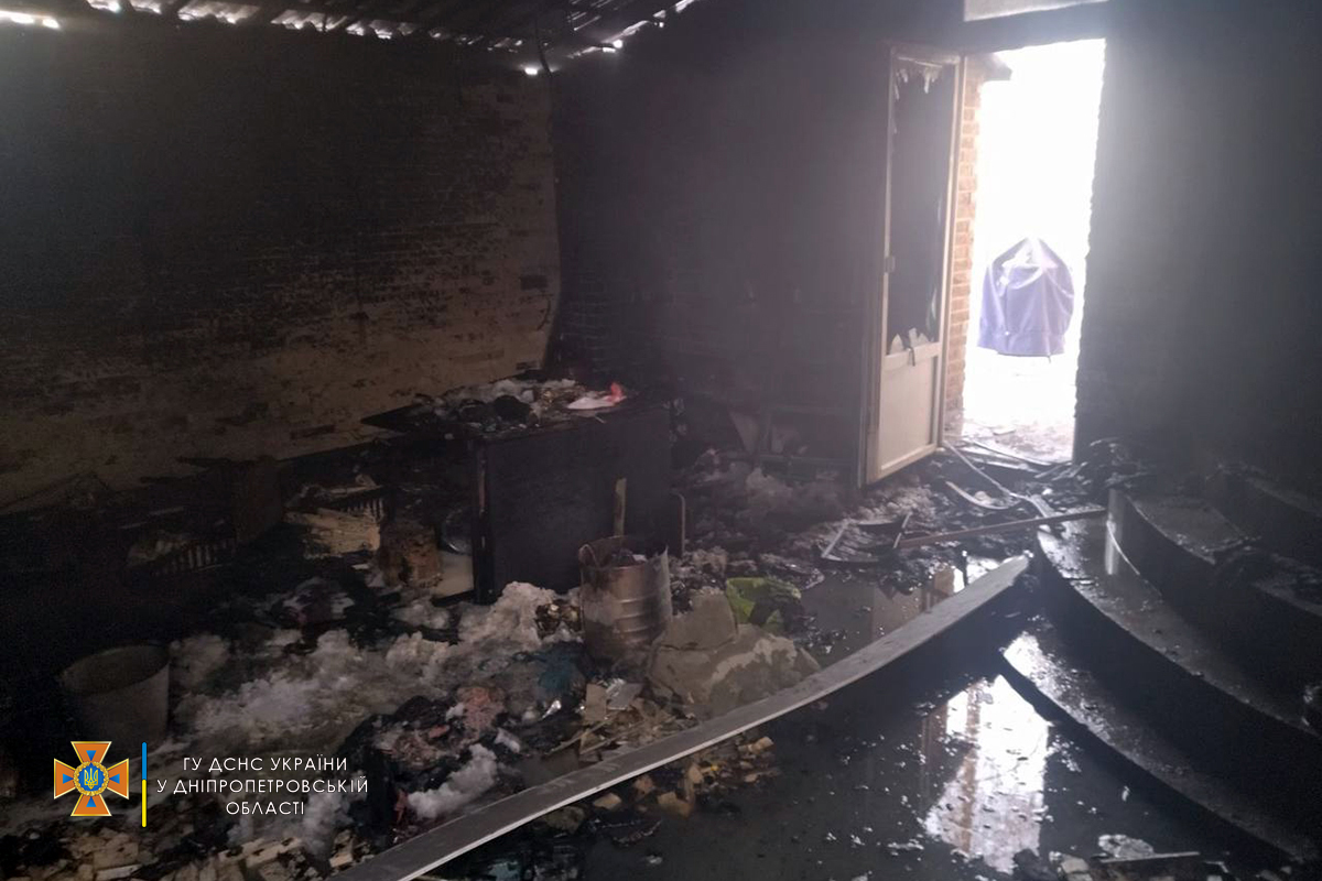 Новости Днепра про В Кривом Роге горел 2-этажный частный дом: есть пострадавшие