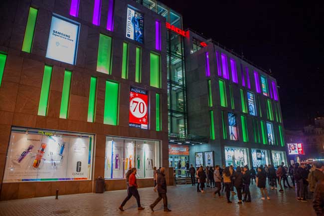 Новости Днепра про Новый год 2022: как будут работать торговые центры Днепра во время праздников