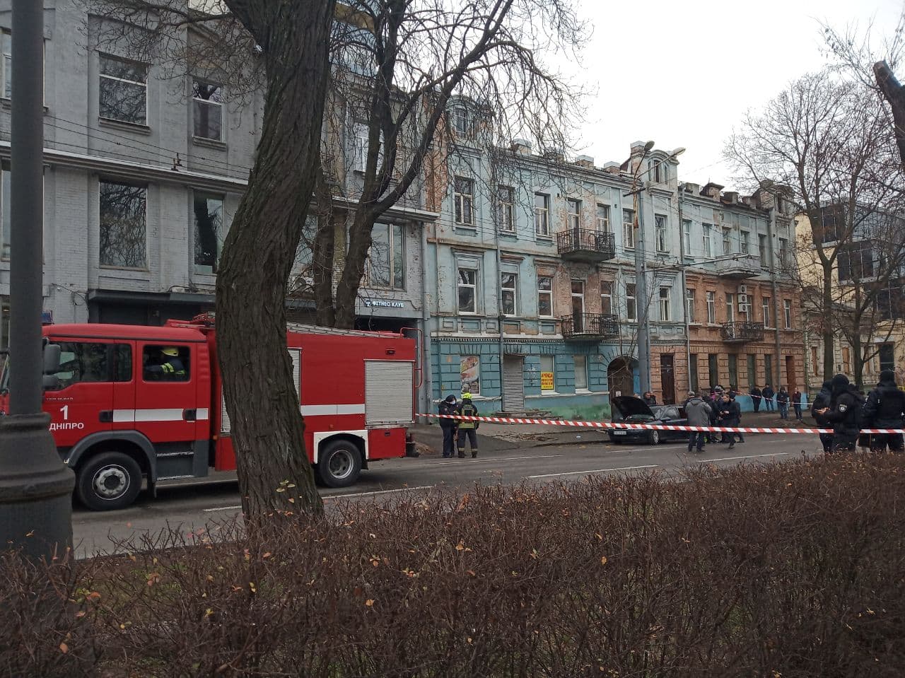 Новости Днепра про Километровая пробка и много полиции: в Днепре на Яворницкого внезапно загорелось авто (ВИДЕО)