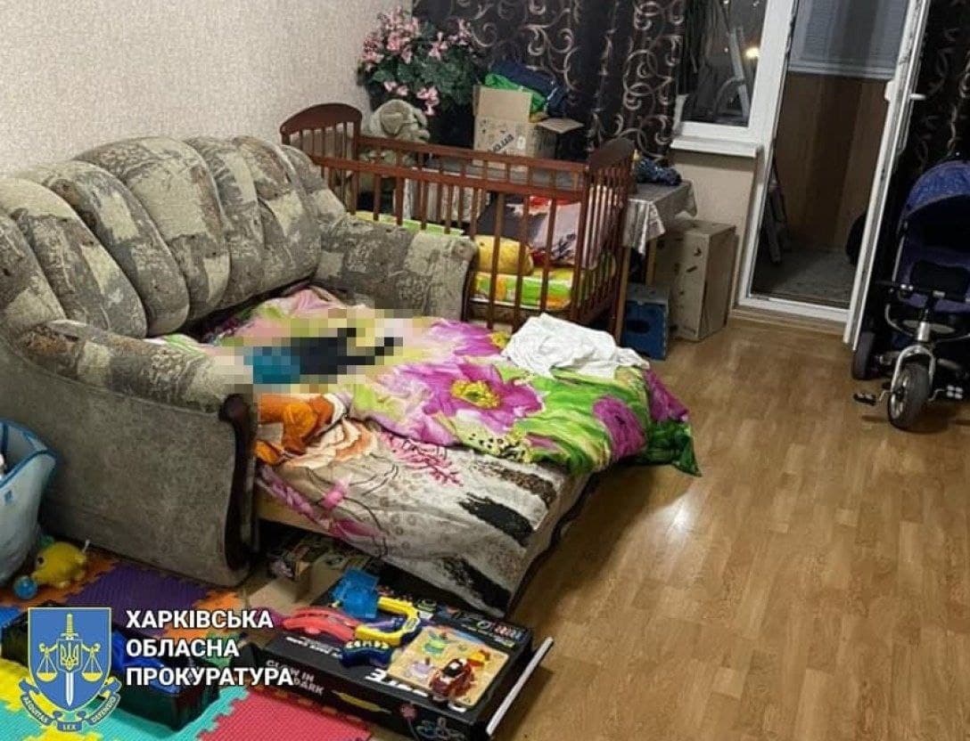 Новости Днепра про Мать задушила поясом от халата: появились жуткие детали смерти 2-летнего ребенка в Харькове