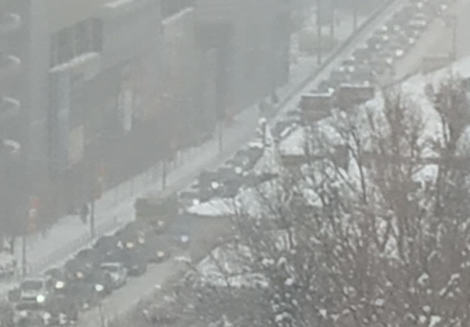 Новости Днепра про Не пройти, не проехать: снег парализовал улицы Днепра