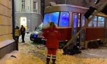 В Днепре трамвай сбил насмерть женщину: какое наказание грозит водителю
