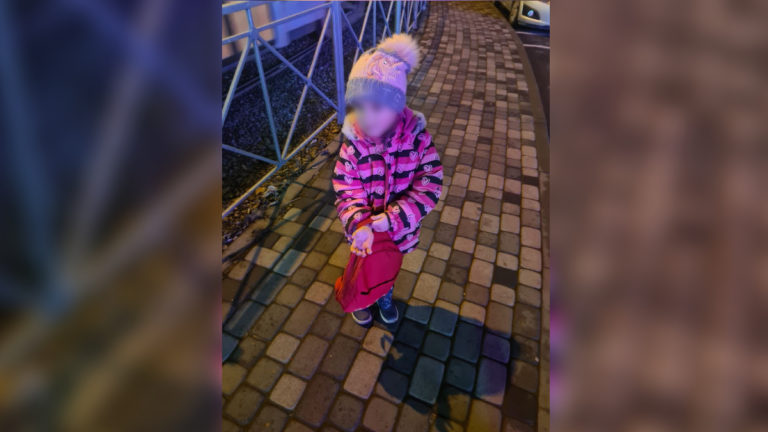 Новости Днепра про Стало скучно: 4-летняя девочка ушла домой из детсада