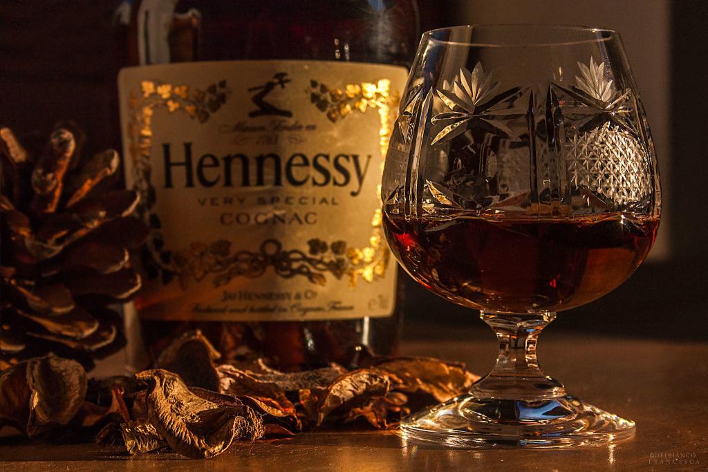 Новости Днепра про Hennessy - дорогой коньяк: Днепрянину он будет стоить 3-х лет тюрьмы