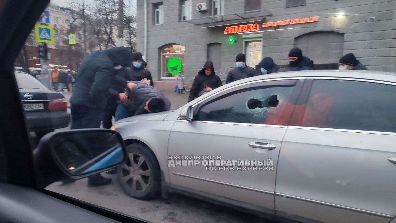 Новости Днепра про Спецоперация в Днепре: полиция задержала троих мужчин
