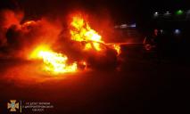 Облили и подожгли: в Днепре дотла сгорело авто активиста