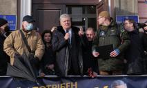 Дело о госизмене: Печерский суд избрал меру пресечения для Порошенко