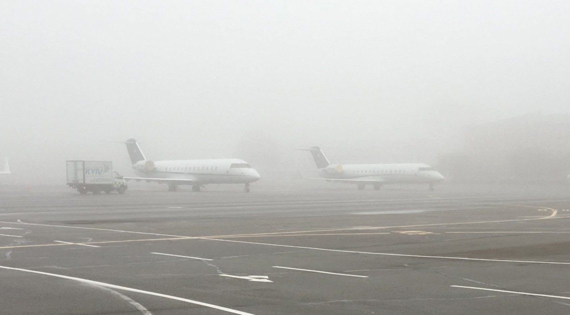 Новости Днепра про Из-за густого тумана в аэропорту Днепра задерживаются авиарейсы