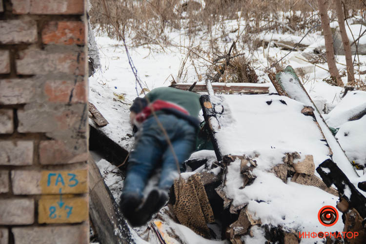 Новости Днепра про Лежал в куче мусора: возле ТРЦ «Приозерный» обнаружили труп мужчины