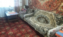 Без дивана и стиралки, но с коврами: как выглядит квартира в аренду за 3,5 тыс грн в Днепре (ФОТО)