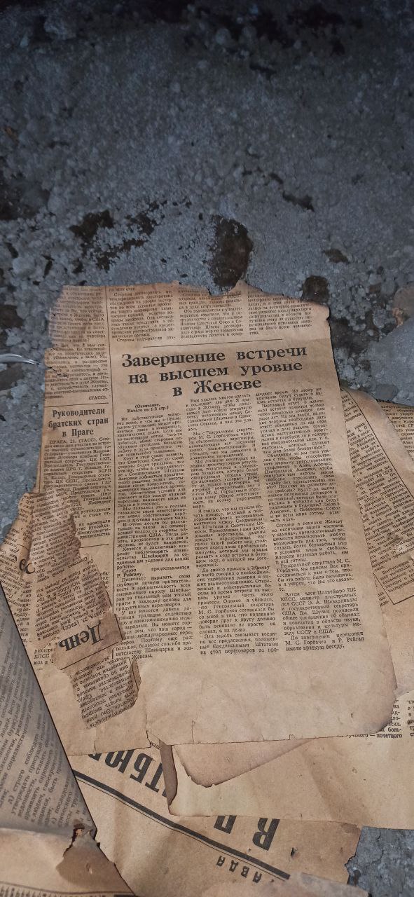 Новости Днепра про Музей на чердаке: в Днепре в многоэтажке нашли тайный склад советских времен