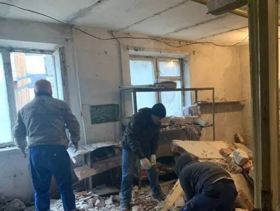 Новости Днепра про В общежитии на левом берегу Днепра обвалилась стена: причина
