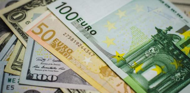 Доллар и евро растут: курс валют на 17 января