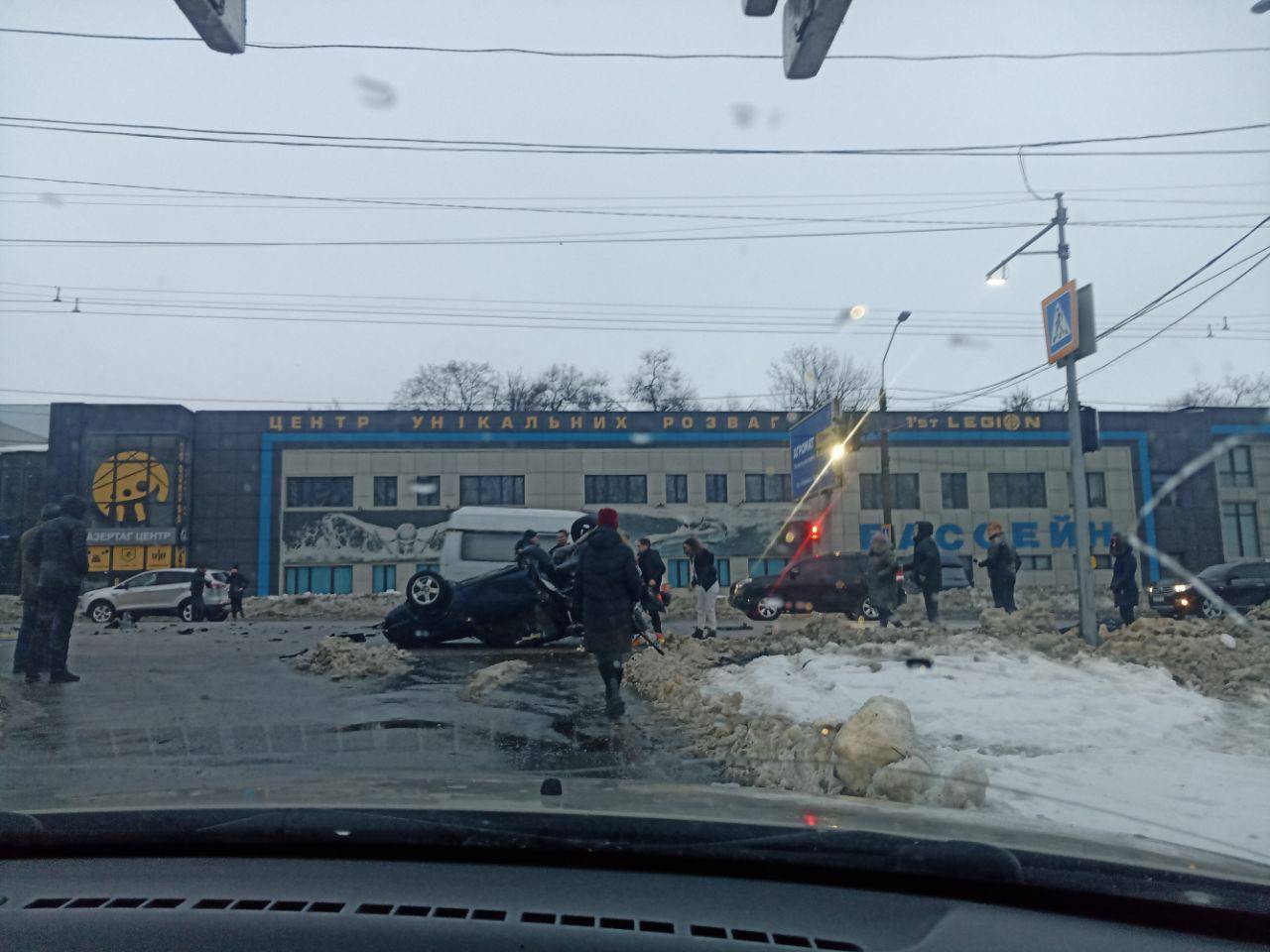 Новости Днепра про Страшное ДТП на Запорожском шоссе в Днепре: пострадавших забрали в больницу