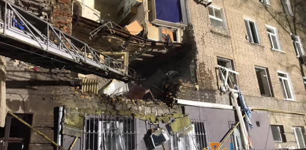 В Запорожье прогремел взрыв в многоэтажке: есть жертвы (ФОТО)
