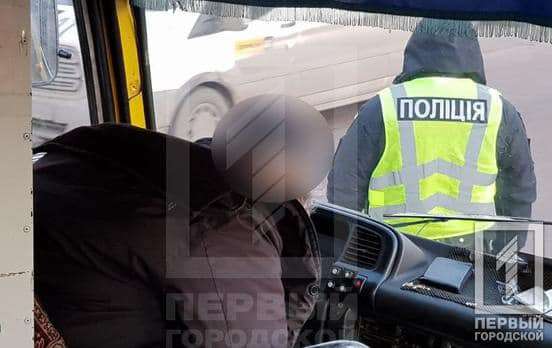 Новости Днепра про Водитель микроавтобуса в Кривом Роге умер на ходу за рулем (ФОТО)