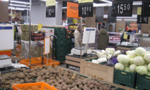 «Золотой борщ»: в днепровском «Варусе» предлагают купить картошку по 126 гривен за килограмм