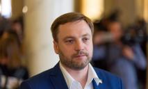 Глава МВД Монастырский и группа иностранных журналистов попали под обстрел на Донбассе