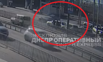 В Днепре на Слобожанском водители устроили драку посреди дороги