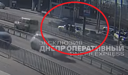 Новости Днепра про В Днепре на Слобожанском водители устроили драку посреди дороги