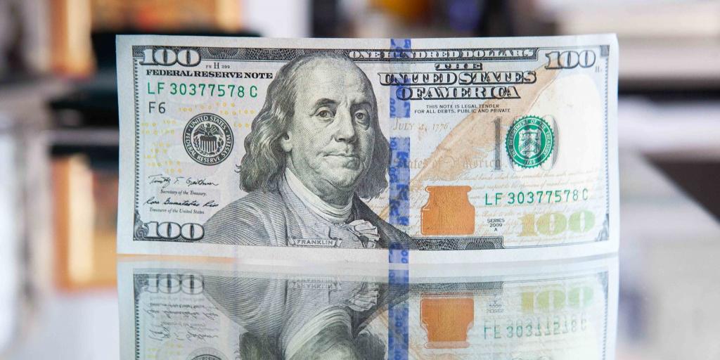 Новости Днепра про Доллар продолжает дешеветь: курс валют на 2 февраля