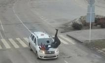 На Днепропетровщине таксист сбил женщину с ребенком (ВИДЕО МОМЕНТА)
