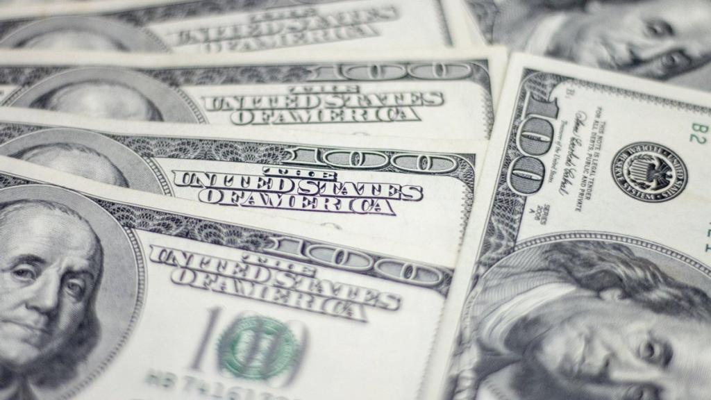 Новости Днепра про Доллар начал расти: курс валют на 18 февраля
