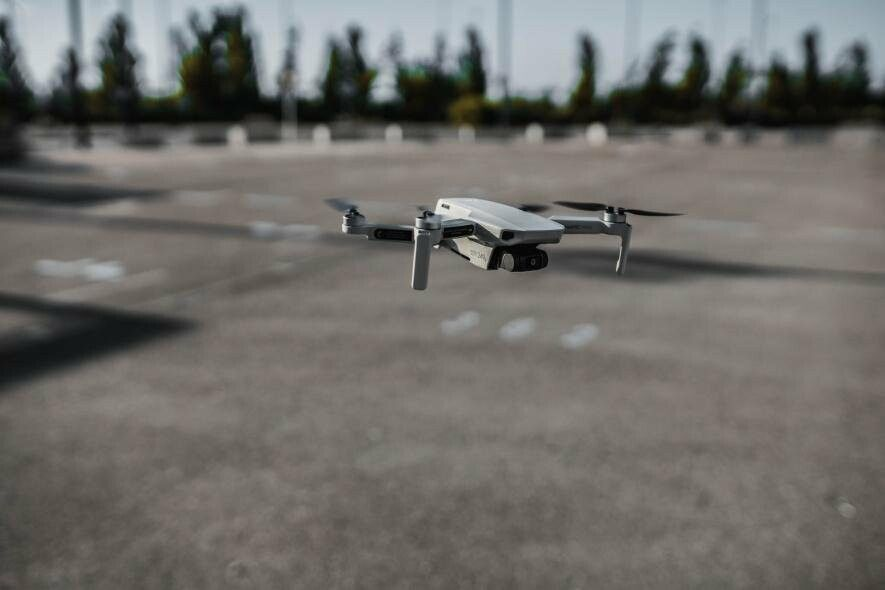 Новости Днепра про Не волнуйтесь: в Днепре проверяют крыши на наличие меток с помощью дронов