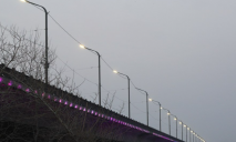 «Никому не нужен и мама в России»: в Днепре 17-летний парень пытался спрыгнуть с моста
