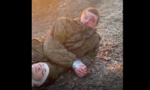 Взяли в плен: российские солдаты попались на мародерстве