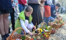 В Украине отменили дополнительные выходные на Пасху и майские праздники