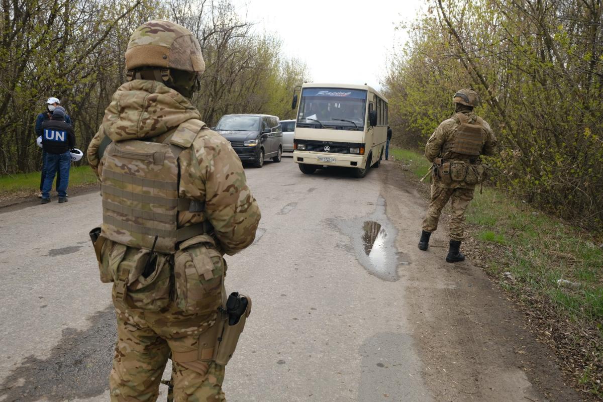 Новости Днепра про Третий обмен пленными: домой возвращаются 26 украинцев, среди них женщина-офицер