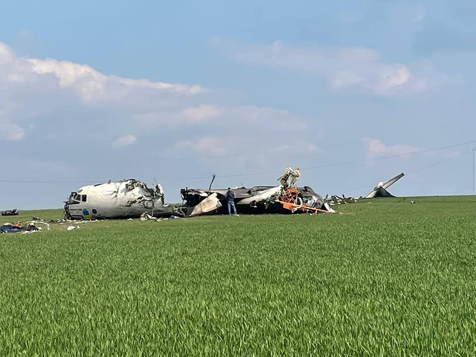 Новости Днепра про В Запорожской области упал самолет Ан-26: фото и видео с места
