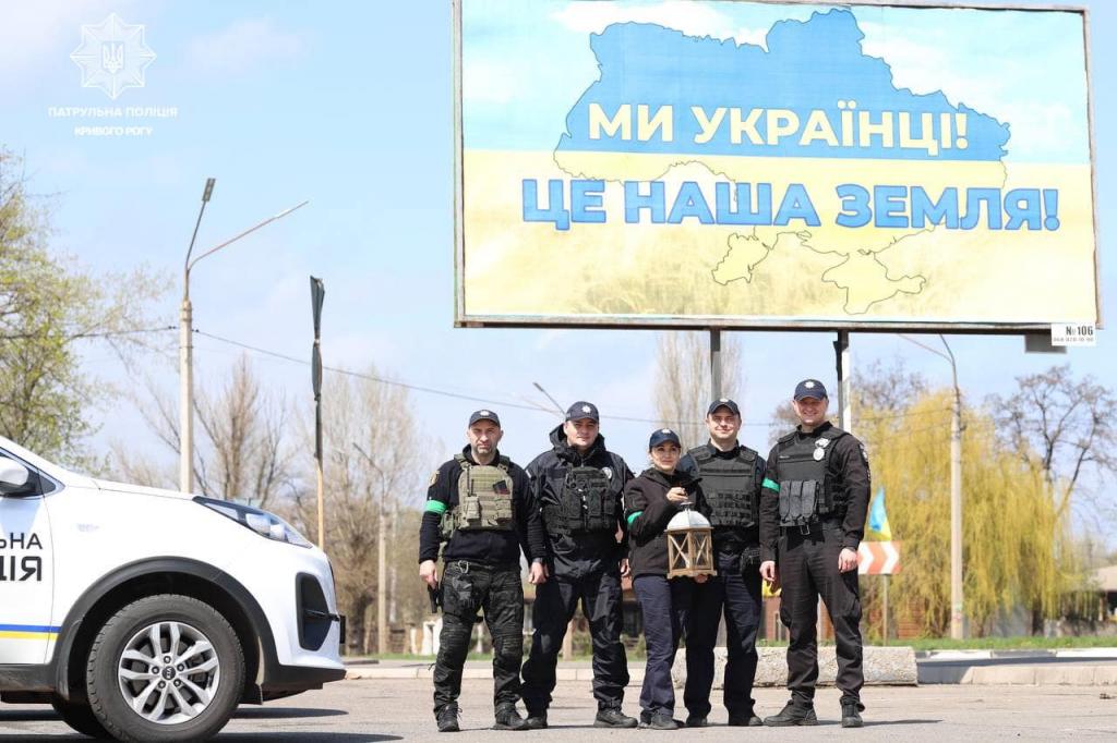 Новости Днепра про Правоохранители Днепропетровщины доставили в область Благодатный огонь (ФОТО)