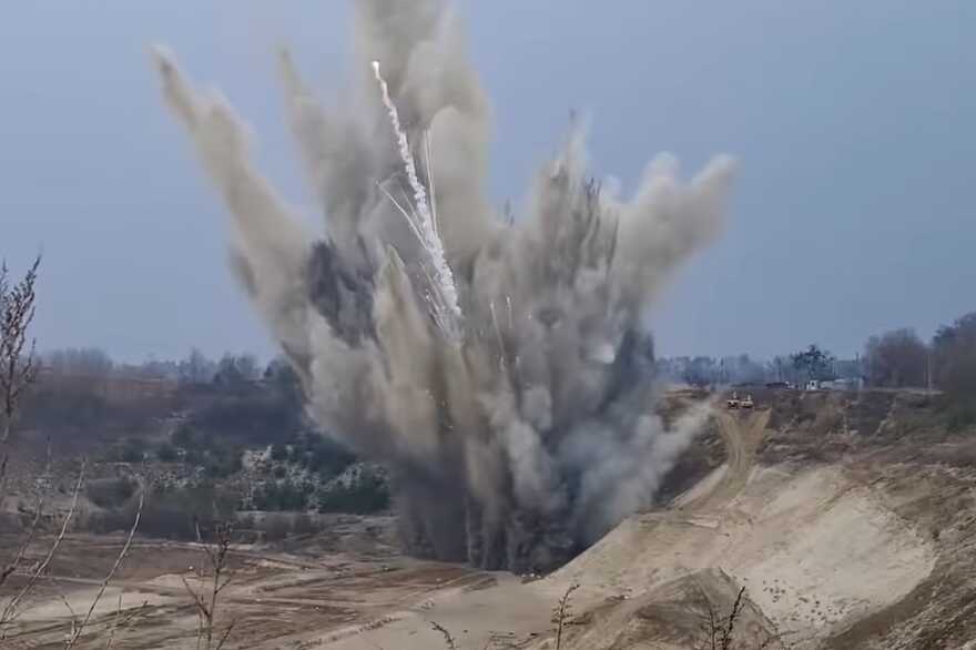 Новости Днепра про В Зеленодольской ОТГ сапёры обезвреживают невзорвавшиеся ракеты оккупантов