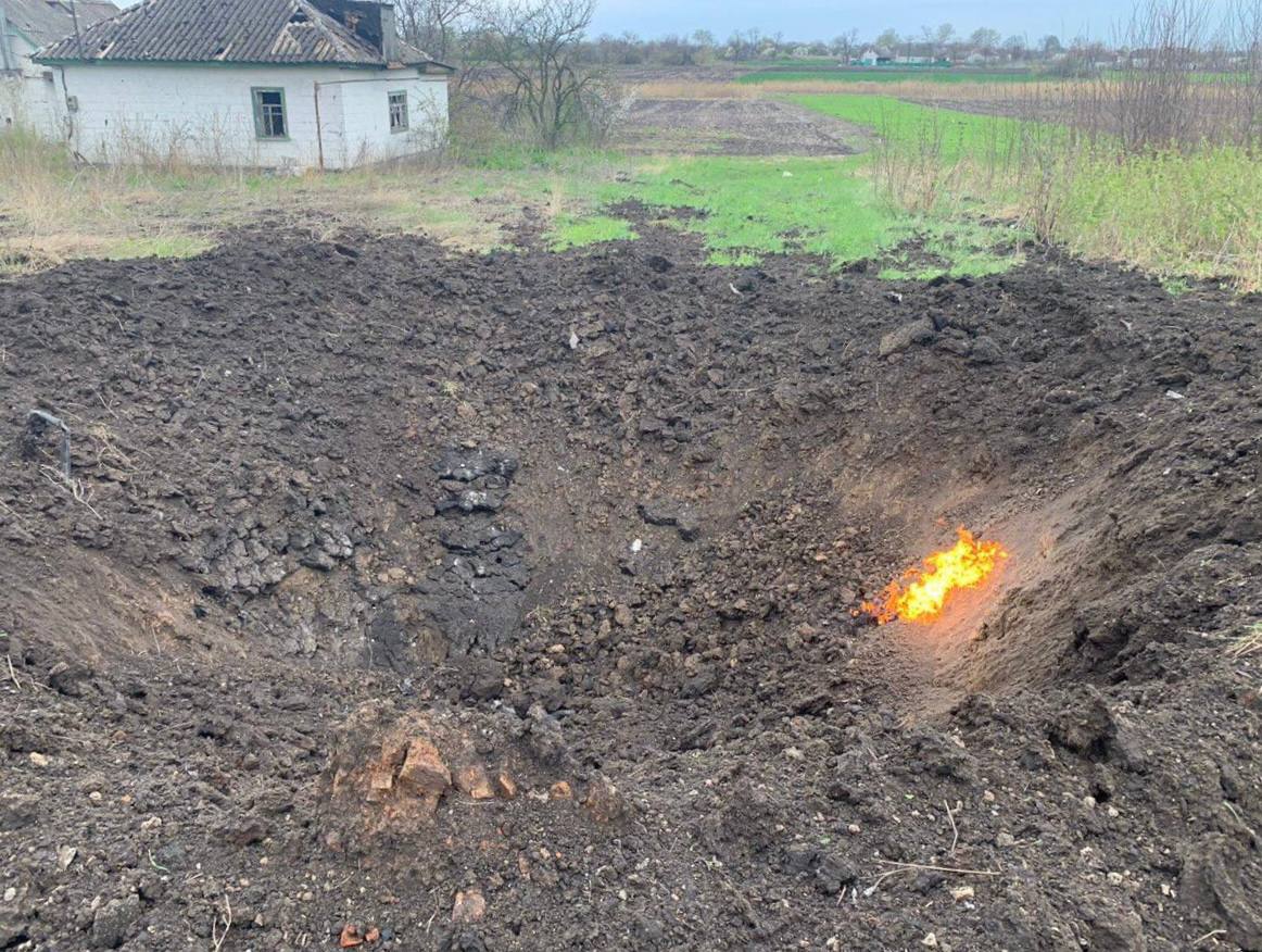 Новости Днепра про Воронка глубиной 4 метра: оккупанты нанесли ракетный удар по Днепровскому району