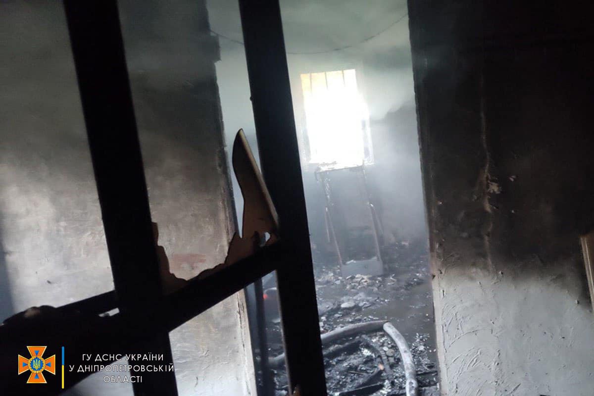 Новости Днепра про Не шутите с огнем: в Днепре горел частный жилой дом